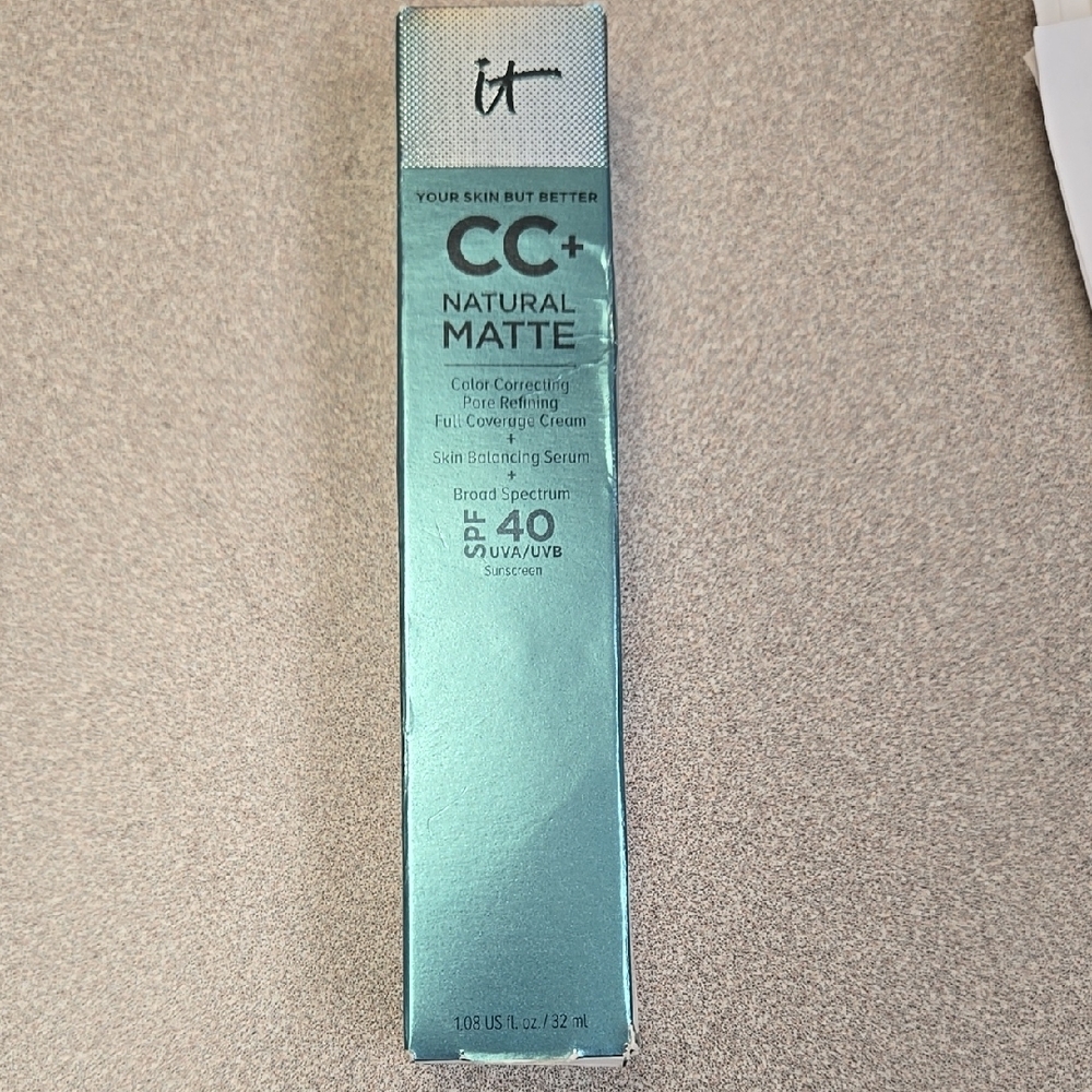 IT Cosmetics CC+ Natural Matte Concealer - Light Blue Packaging